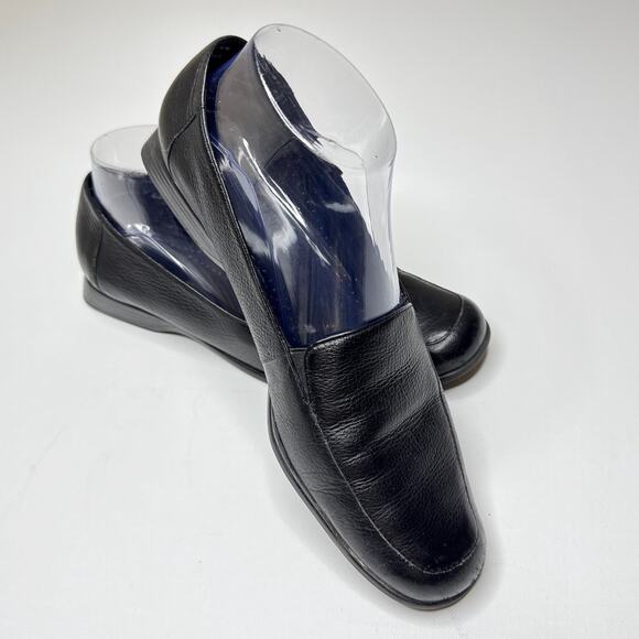 Trotters Deanne Loafer Slip-On Flat Leather Loafer Shoe SZ 8.5 Cushioned Comfort - Picture 1 of 10